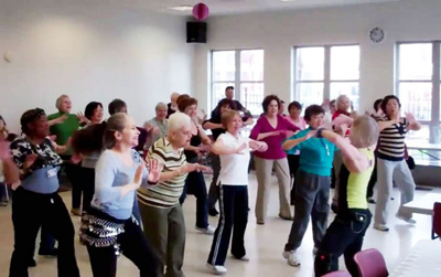 Los bailes latinos pueden mejorar la salud de las personas mayores