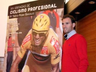 Alejandro Valverde recibe el Premio “Pedro González”