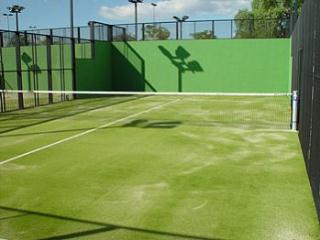 Nuevo césped artificial para las pistas de Pádel
