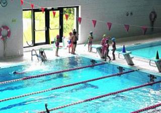 El Ayuntamiento subvencionará la natación escolar