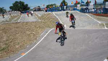 Móstoles acoge la tercera prueba de la Copa de Madrid de BMX 2022