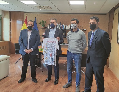 José M. Franco recibió a Fernando  Cáliz tras su reto por el párkinson