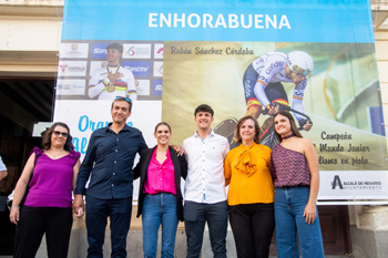 Judith Piquet recibió al ciclista alcalaíno Rubén Sánchez Córdoba