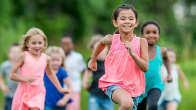 El ejercicio durante la niñez favorece la función cognitiva en la vejez