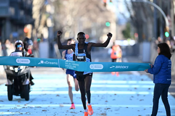 Kandie y Jepkosgei se impusieron en la Mitja Marató Barcelona 2024