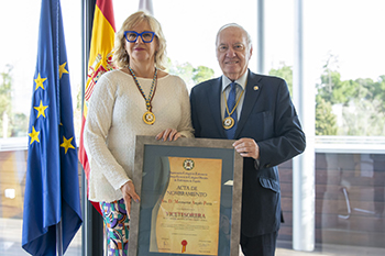 Montserrat Angulo, vicetesorera del Consejo General de Enfermería